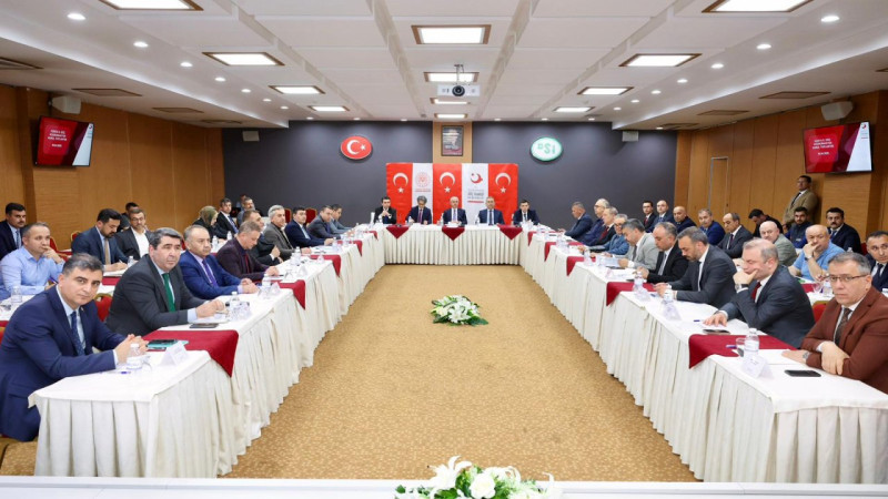 Konya’da kritik toplantı: Vali İbrahim Akın başkanlığında göç ve uyum masaya yatırıldı!