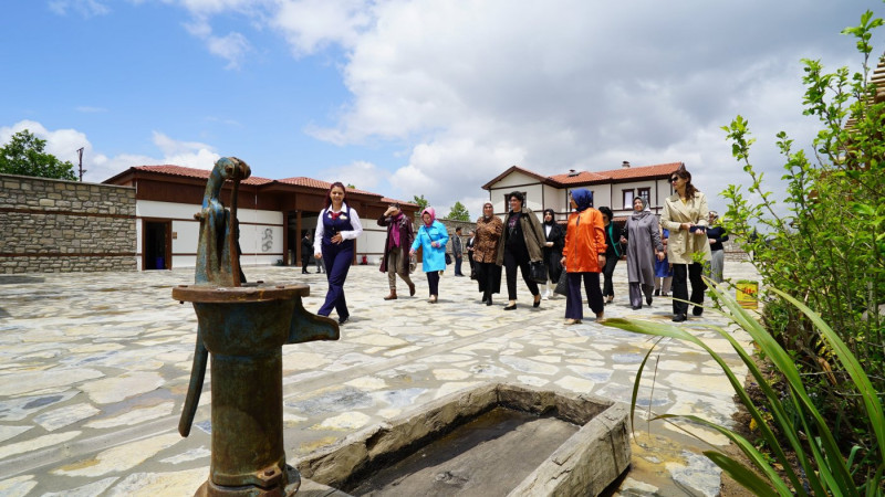 MERAM, KONYA PROTOKOLÜNÜN EŞLERİNİ AĞIRLADI