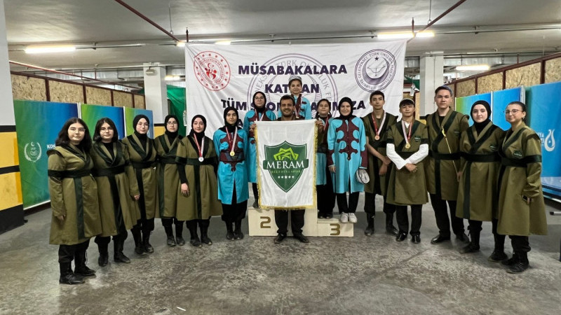 GELENEKSEL TÜRK OKÇULUĞU ŞAMPİYONASINA MERAM MÜHRÜ