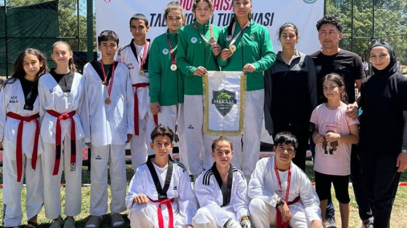 Meramlı Sporcular Yine Zirvede