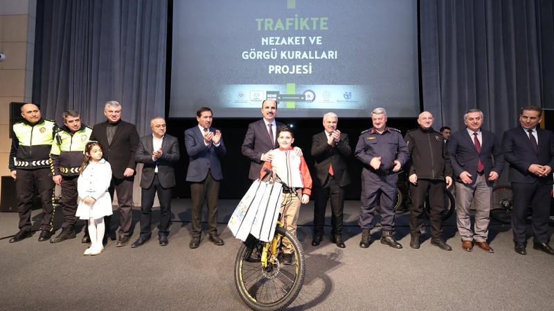 Konya’da trafikte nezaket seferberliği; Öğrencilerin eserleri ödüllendirildi