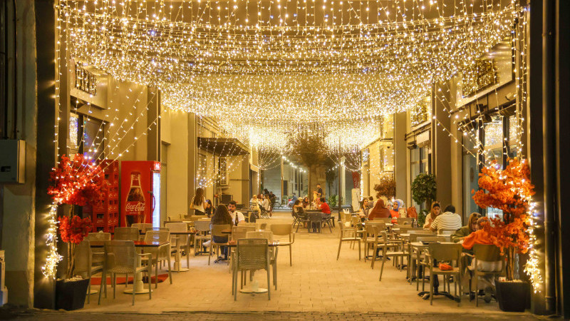 Her geçen gün daha da güzelleşen; SURİÇİ ÇARŞISI ARTIK IŞIL IŞIL